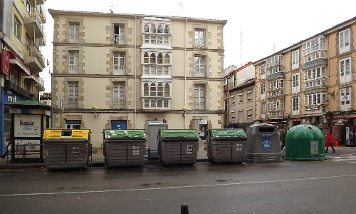 Vista de contenedores en Torrelavega