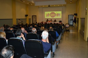 Parte del público asistente al acto de Torrelavega